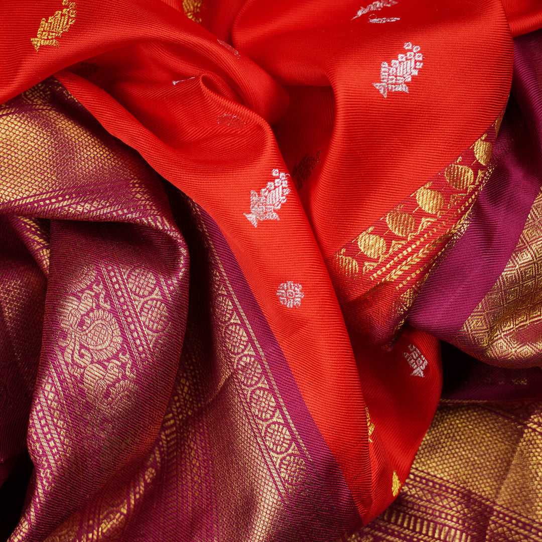 Handwoven Red with Magenta Twill weave Kanjivaram Silk Saree - 1672T007497DSC